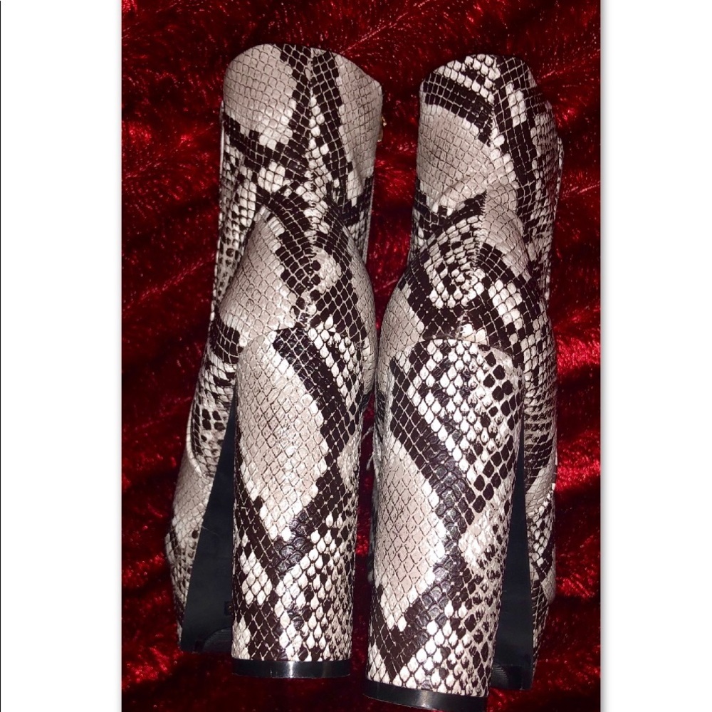 SNAKE SKIN FUR BOOTIE - Picture 5 of 6